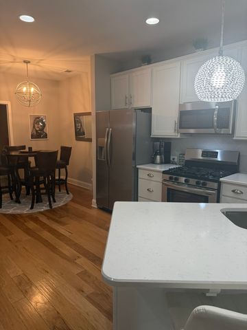 1727 Old Drakes Creek Rd, Hendersonville, TN 37075