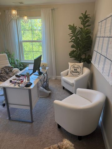 1727 Old Drakes Creek Rd, Hendersonville, TN 37075