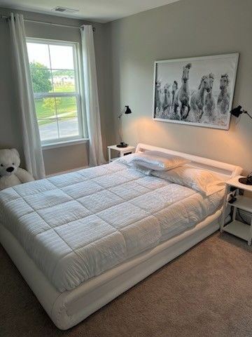 1727 Old Drakes Creek Rd, Hendersonville, TN 37075