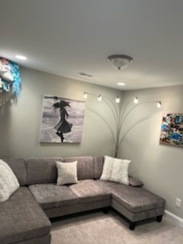 1727 Old Drakes Creek Rd, Hendersonville, TN 37075