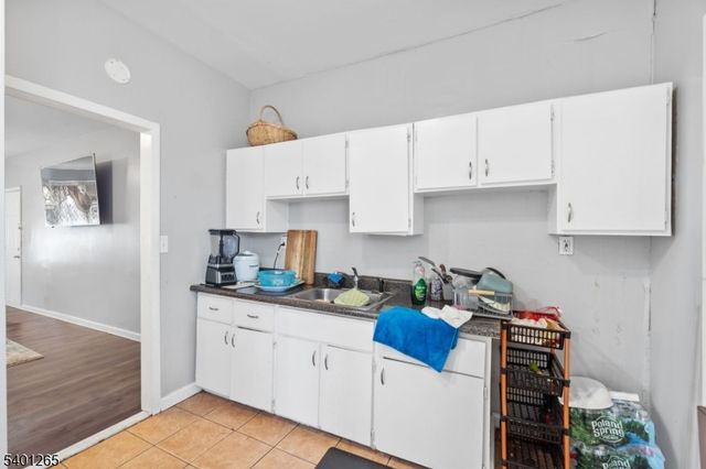 295 S 7Th St, Newark City, NJ 07103