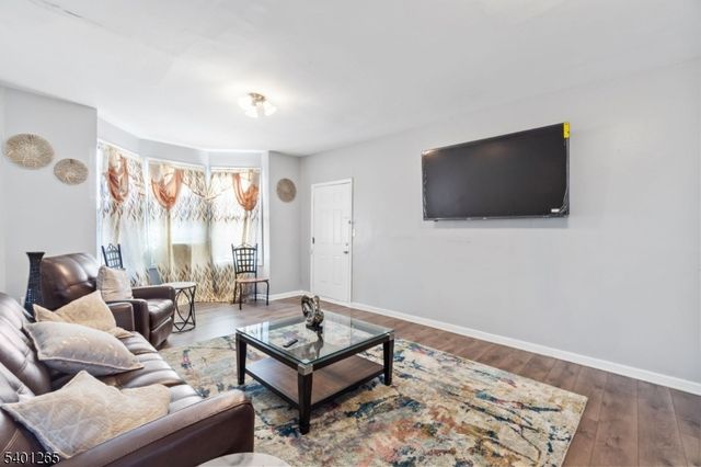 295 S 7Th St, Newark City, NJ 07103