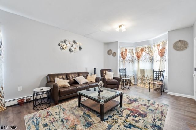 295 S 7Th St, Newark City, NJ 07103