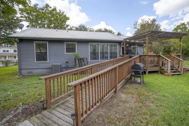 1401 Hill ST, Bastrop, TX 78602