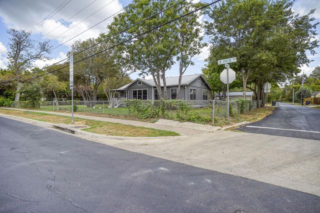 1401 Hill ST, Bastrop, TX 78602