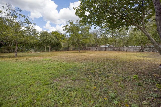 1401 Hill ST, Bastrop, TX 78602