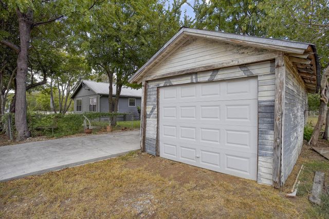 1401 Hill ST, Bastrop, TX 78602