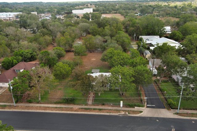 1401 Hill ST, Bastrop, TX 78602