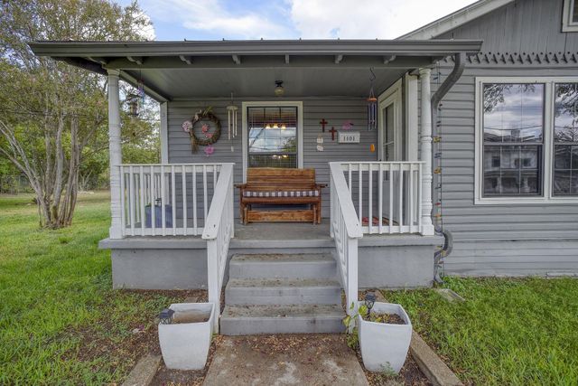 1401 Hill ST, Bastrop, TX 78602