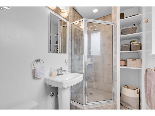 1440 Nw JENNE Ave, Portland, OR 97229