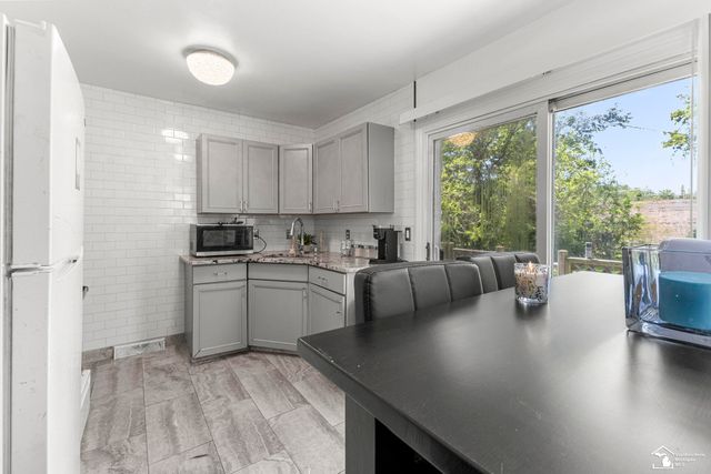 15507 Woodbine Street, Redford, MI 48219