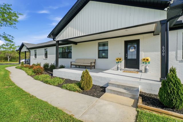 600 Squire Hall Rd, Shelbyville, TN 37160