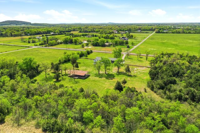 600 Squire Hall Rd, Shelbyville, TN 37160