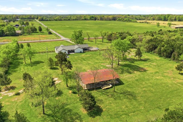 600 Squire Hall Rd, Shelbyville, TN 37160