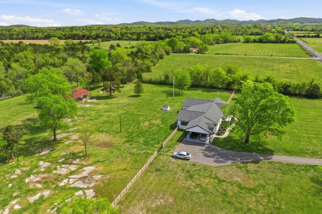 600 Squire Hall Rd, Shelbyville, TN 37160
