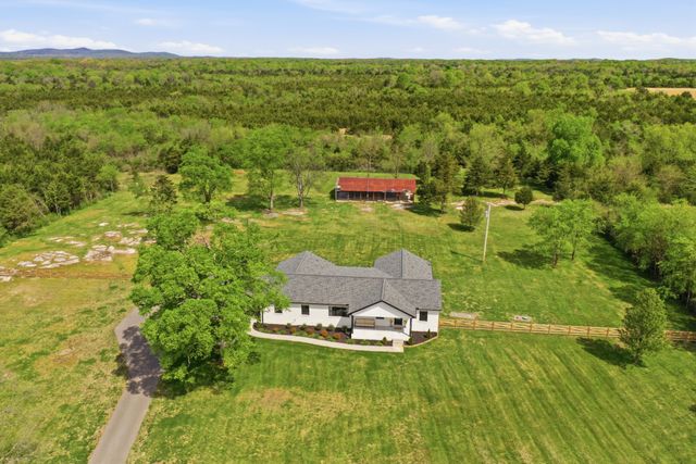 600 Squire Hall Rd, Shelbyville, TN 37160
