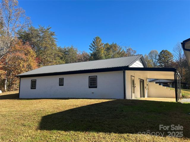 35 Pop Sprinkle Lane, Taylorsville, NC 28681