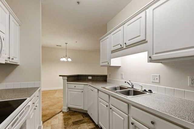 105 Fountain Pointe Ln Unit 203, Myrtle Beach, SC 29579