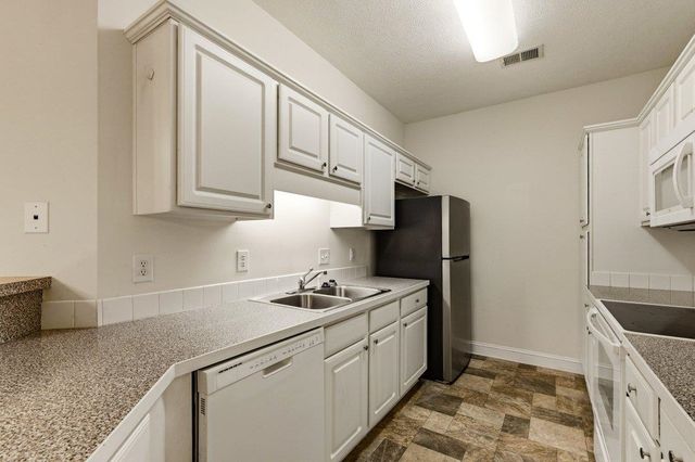 105 Fountain Pointe Ln Unit 203, Myrtle Beach, SC 29579