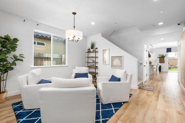 6701 E Providence Avenue, Fresno, CA 93727