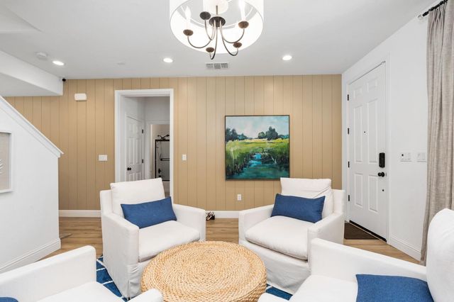 6701 E Providence Avenue, Fresno, CA 93727