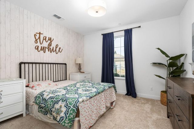 6701 E Providence Avenue, Fresno, CA 93727