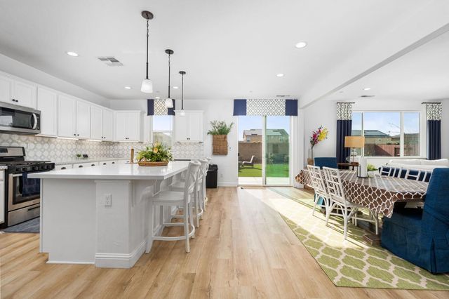 6701 E Providence Avenue, Fresno, CA 93727