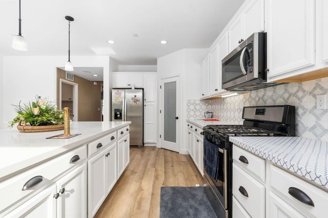 6701 E Providence Avenue, Fresno, CA 93727