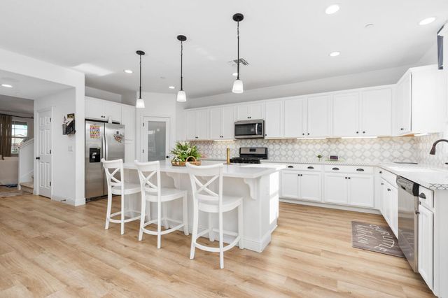 6701 E Providence Avenue, Fresno, CA 93727