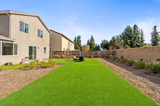 6701 E Providence Avenue, Fresno, CA 93727