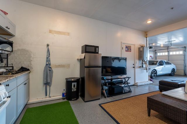 6701 E Providence Avenue, Fresno, CA 93727