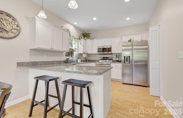 777 High Street, Canton, NC 28716
