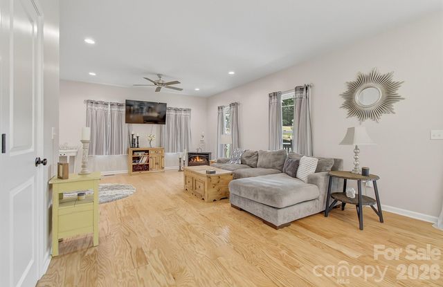 777 High Street, Canton, NC 28716