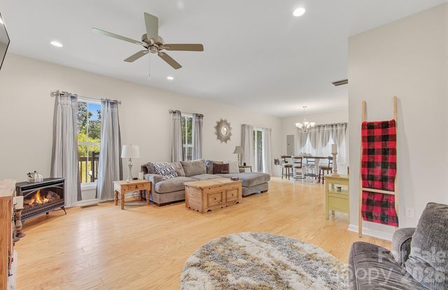 777 High Street, Canton, NC 28716