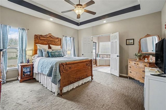 9617 N Adrian Avenue, Kansas City, MO 64154