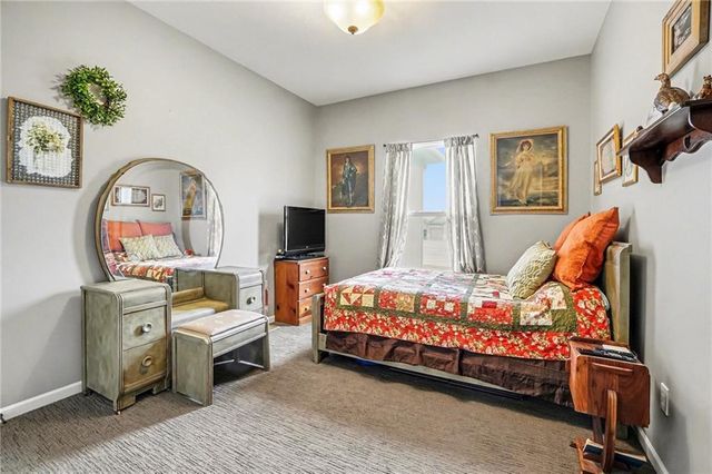 9617 N Adrian Avenue, Kansas City, MO 64154