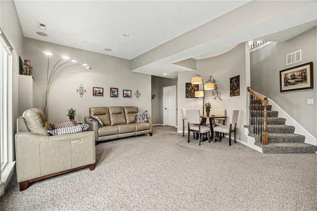 9617 N Adrian Avenue, Kansas City, MO 64154