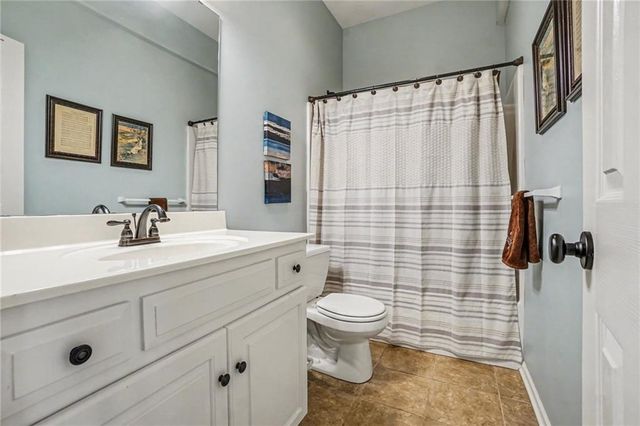 9617 N Adrian Avenue, Kansas City, MO 64154