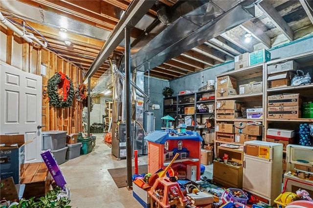 9617 N Adrian Avenue, Kansas City, MO 64154