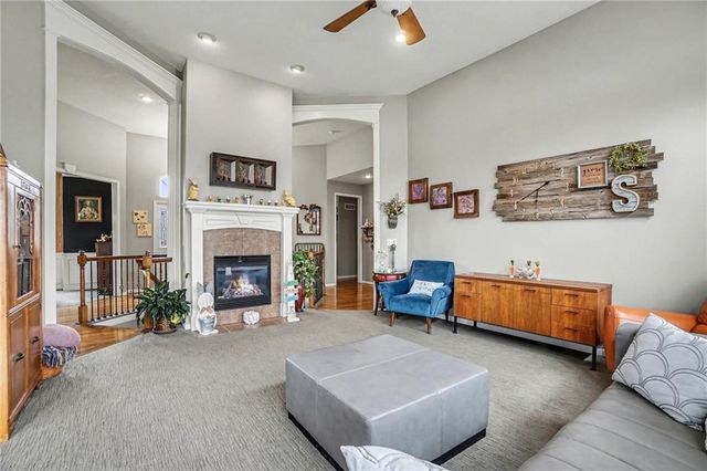 9617 N Adrian Avenue, Kansas City, MO 64154