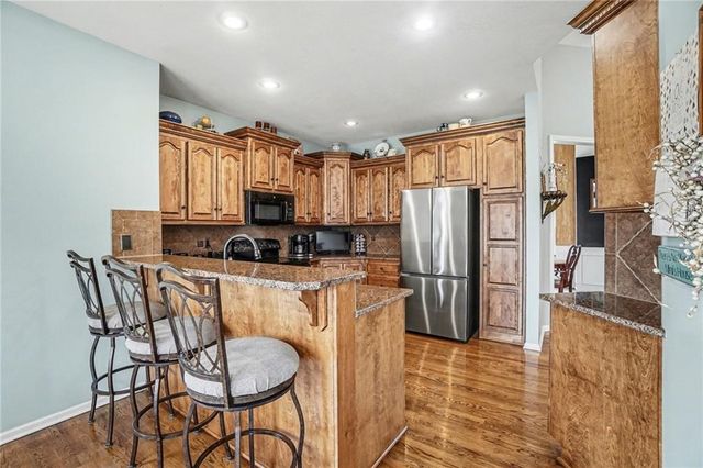 9617 N Adrian Avenue, Kansas City, MO 64154