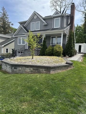 17 Prospect Street, Glen Head, NY 11545