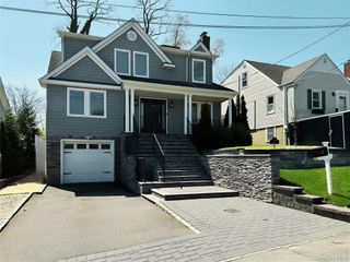 17 Prospect Street, Glen Head, NY 11545