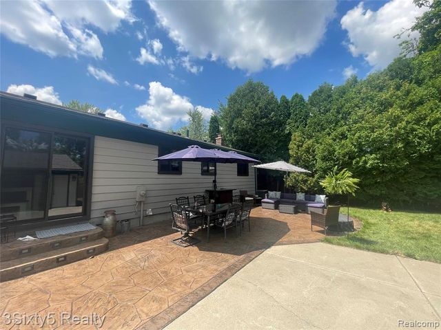 27559 Weddel Avenue, Brownstown, MI 48183