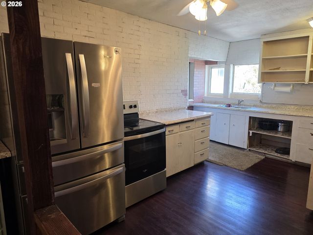 4341 HAPPY VALLEY Rd, Roseburg, OR 97471