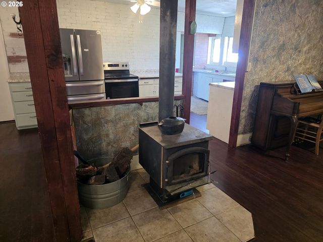 4341 HAPPY VALLEY Rd, Roseburg, OR 97471