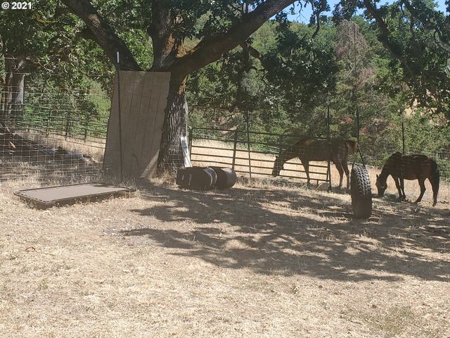 4341 HAPPY VALLEY Rd, Roseburg, OR 97471