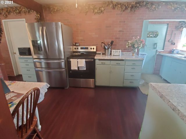 4341 HAPPY VALLEY Rd, Roseburg, OR 97471