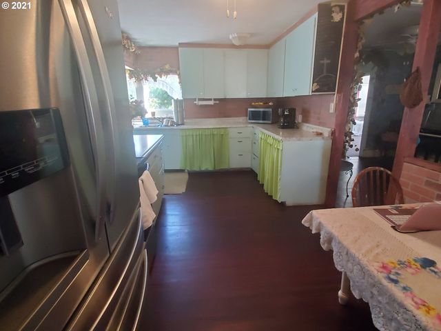 4341 HAPPY VALLEY Rd, Roseburg, OR 97471