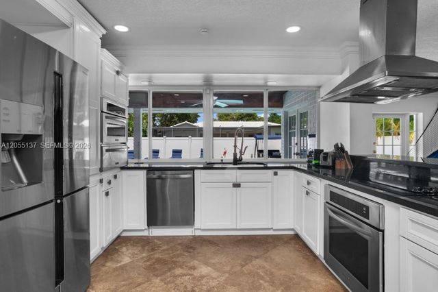 3321 N 37th St, Hollywood, FL 33021